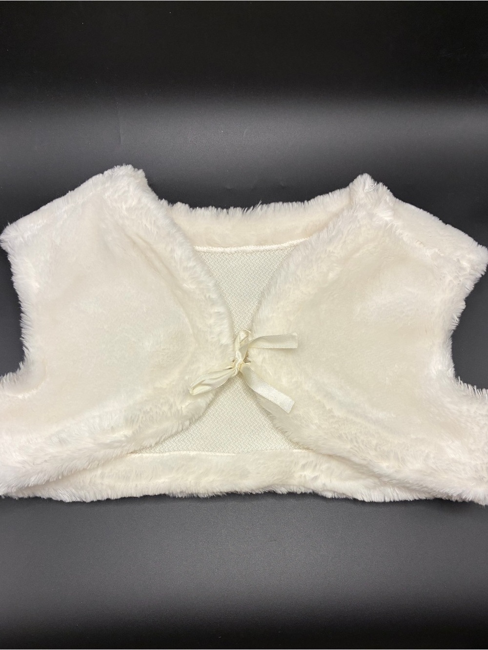 “Bratz The Movie”Faux Fur Cropped Bolero Vest - Cream Size XL 34” chest